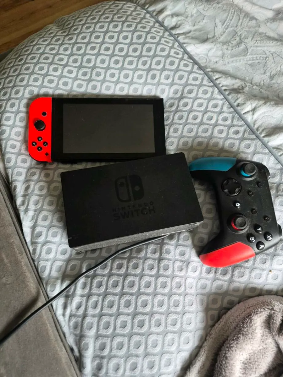 Nintendo switch - Image 1