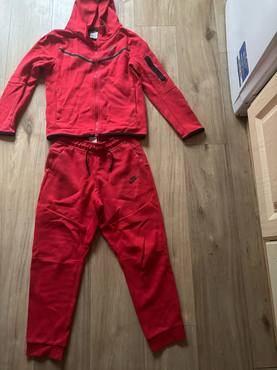 Boys tracksuit - Image 1