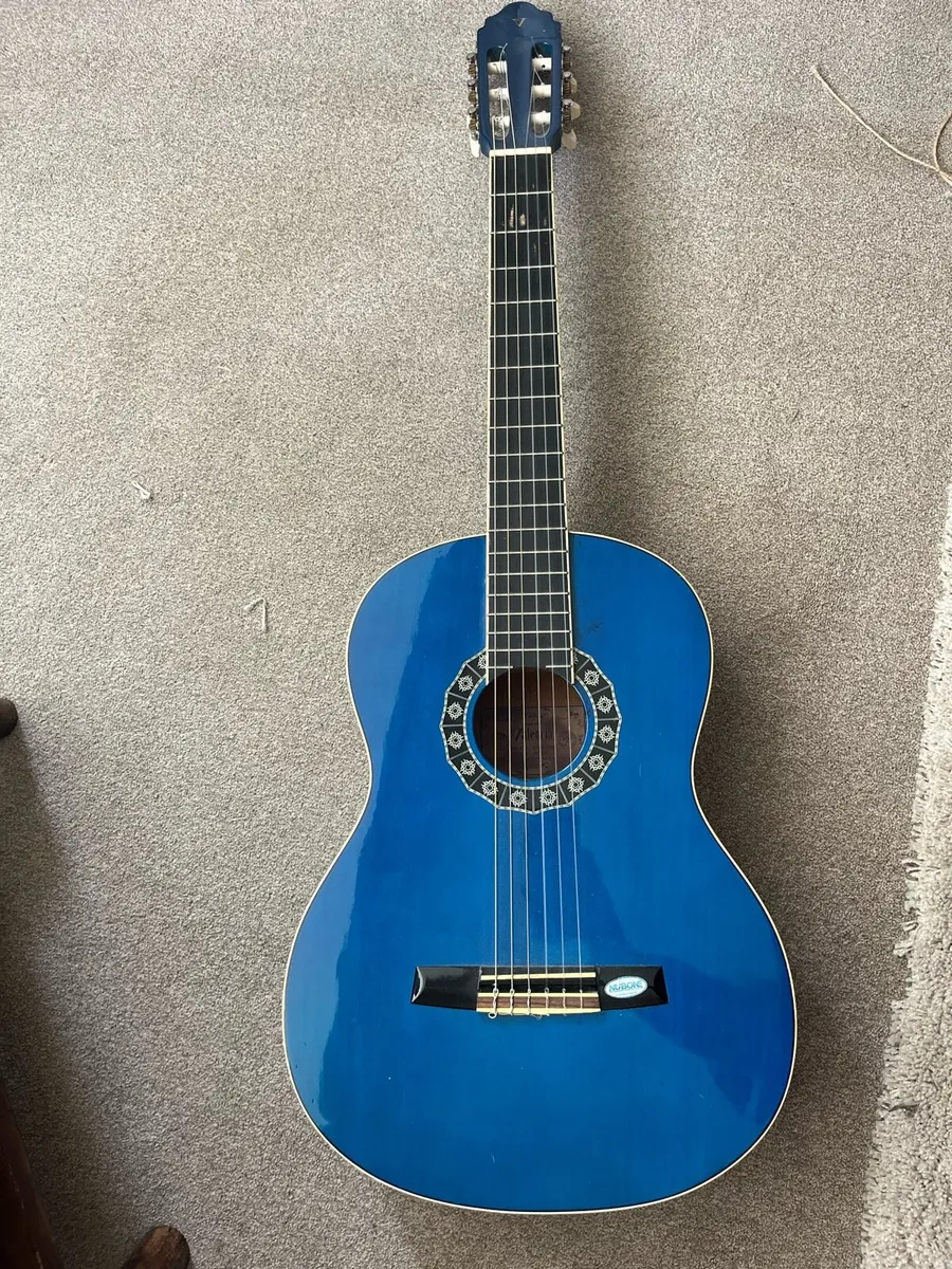 Valencia acoustic Spanish guitar - plastic strings - Image 1