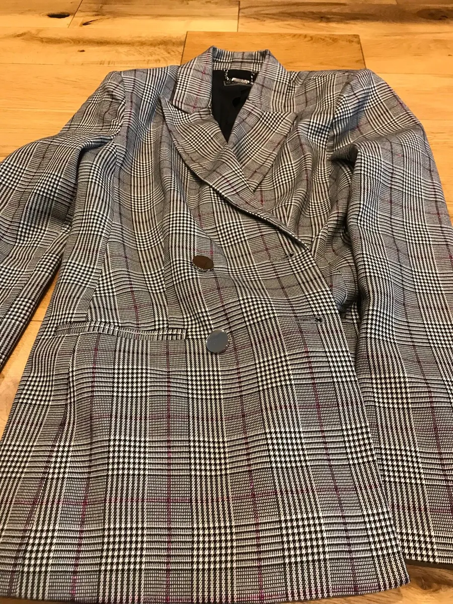 Guess - Image 1