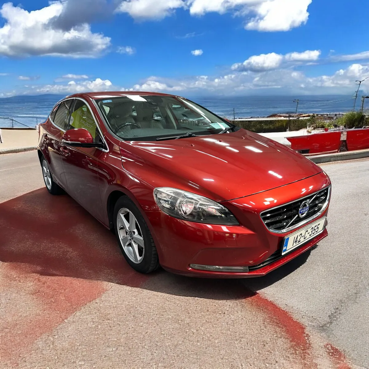 Volvo V40 1.6 D2 (115hp) SE Leathe - Image 1