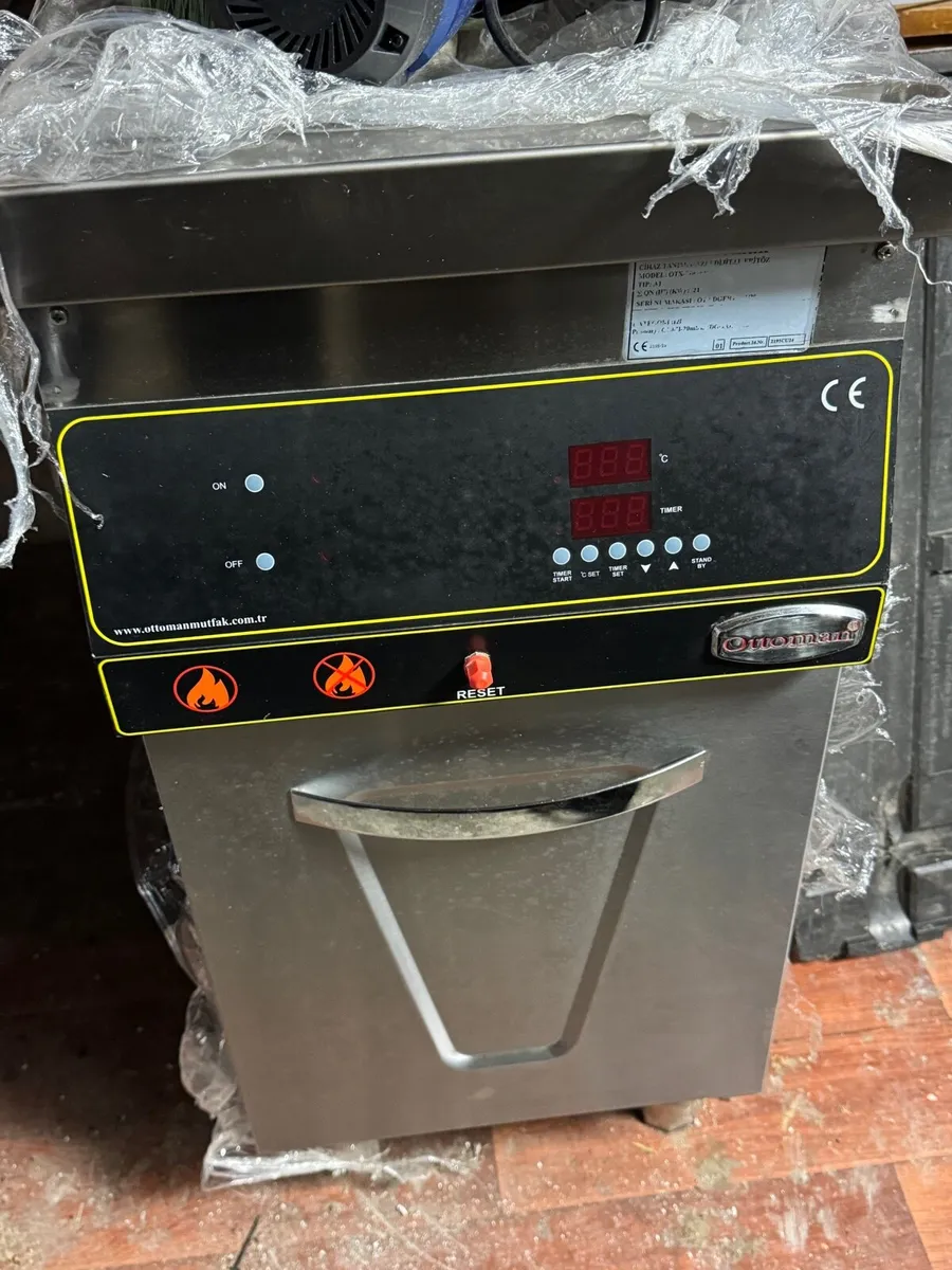 Digital Gas Fryer - Image 1