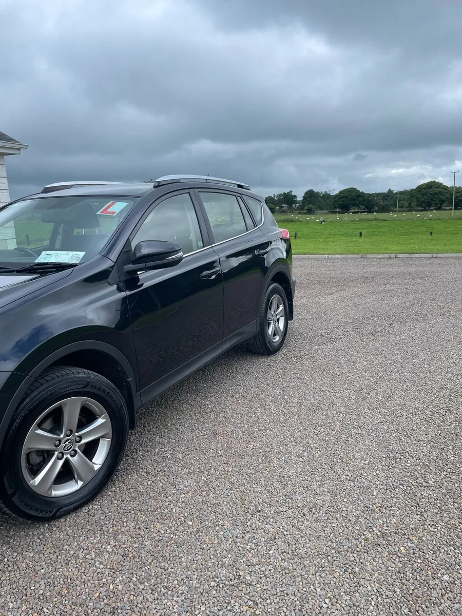 2015 Toyota RAV4 - Image 3