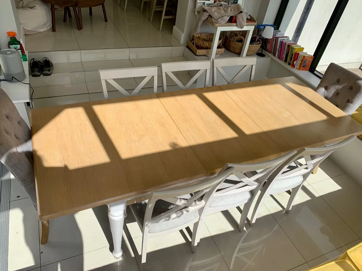 Beautiful Extending Dining Table & Chairs - Image 2