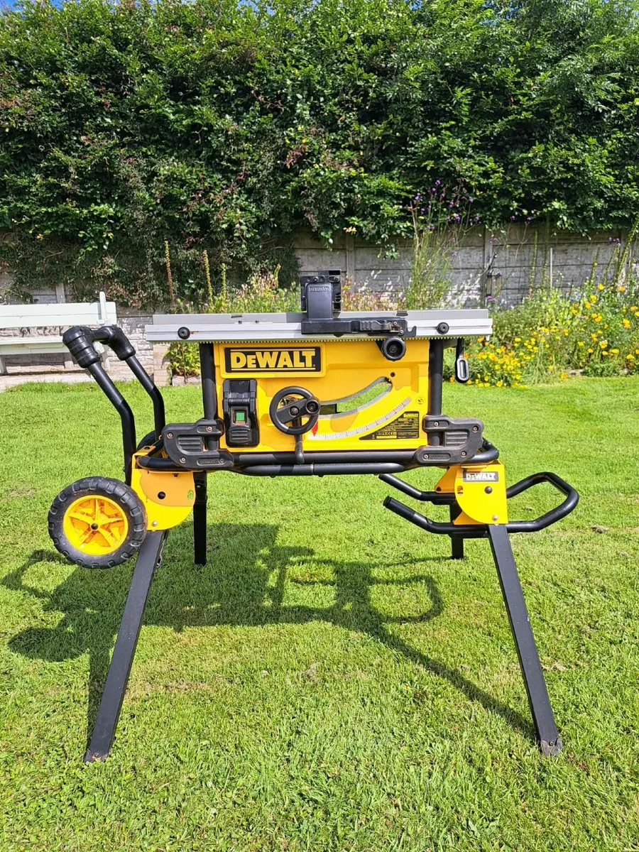 DeWalt DWE7491RS 250mm Table Saw With Rolling Legs - Image 1