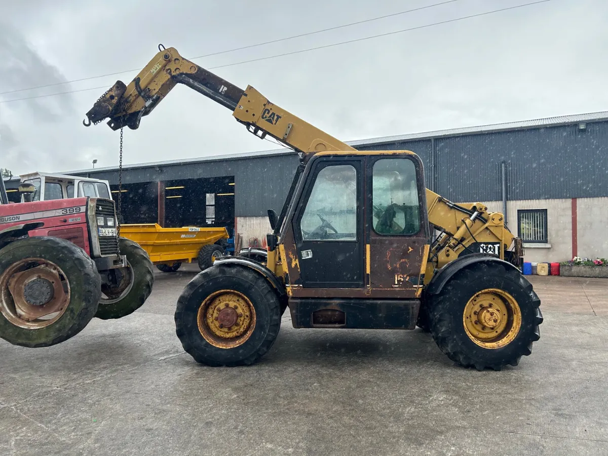Caterpillar TH 62 - Image 1