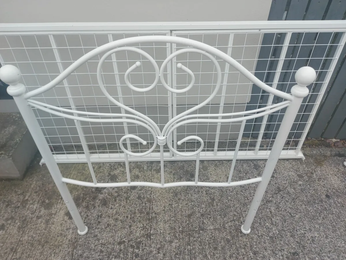 White Metal bed frame - Image 1