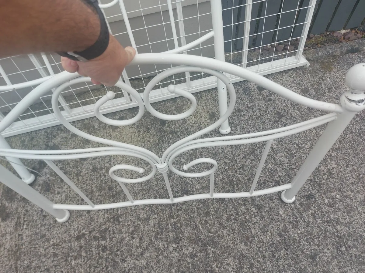 White Metal bed frame - Image 3