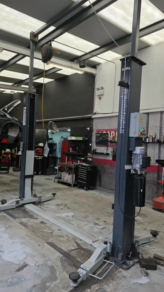 Used Phoenix 4ton  2-post lift for sale - Image 1