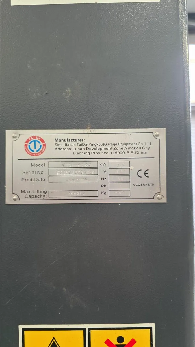 Used Phoenix 4ton  2-post lift for sale - Image 2