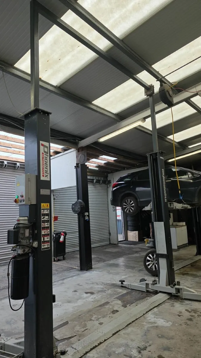 Used Phoenix 4ton  2-post lift for sale - Image 3