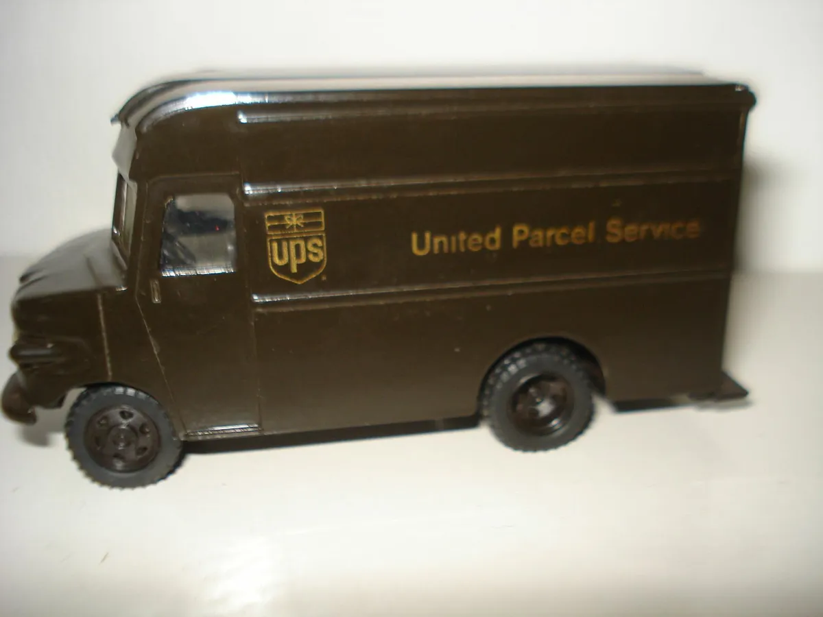 VITESSE UPS PARCEL VAN DIECAST METAL, SCALE 1/50. - Image 1