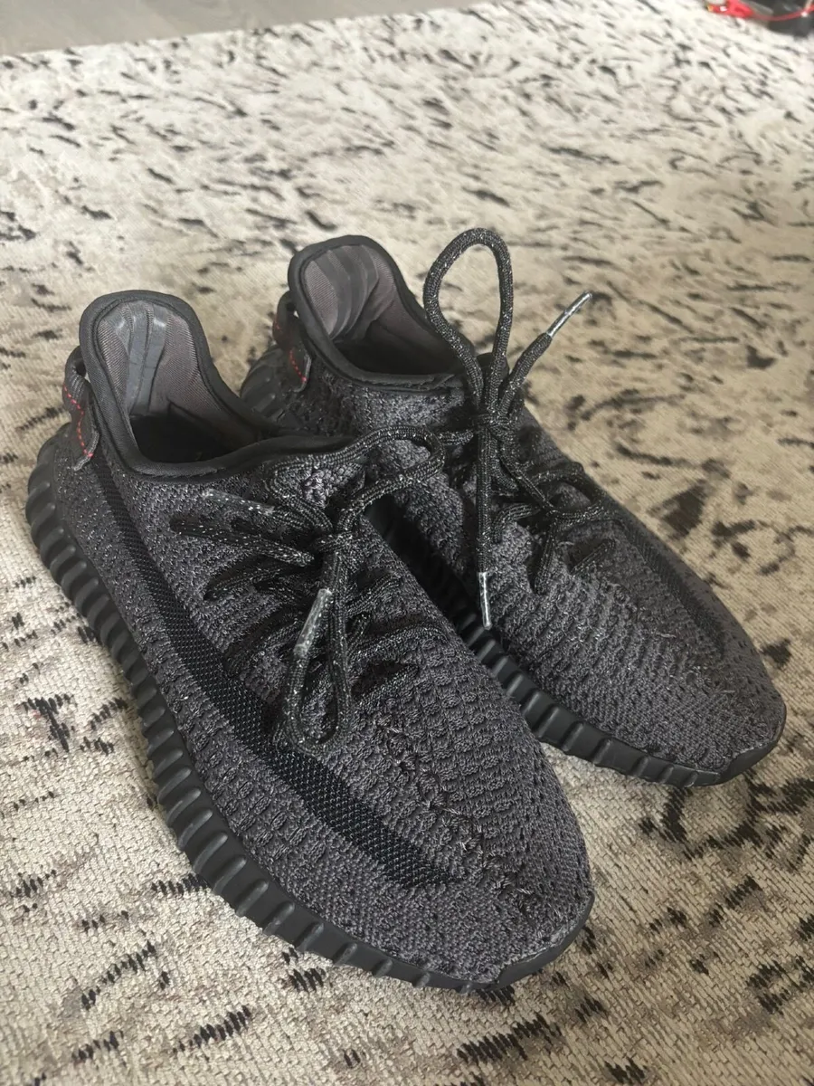 Yeezys Size UK 5 - Image 2