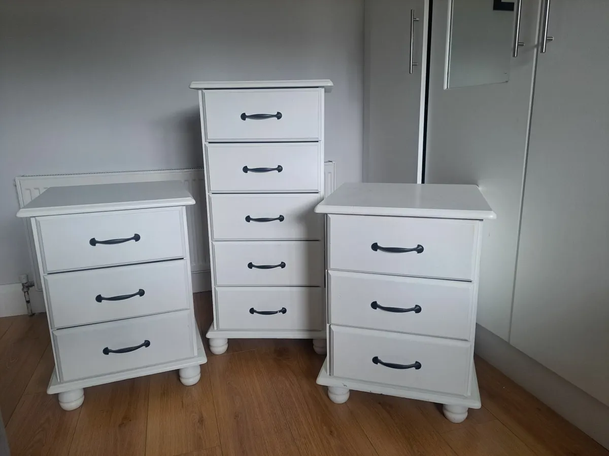 Drawer units and mirror - Image 1