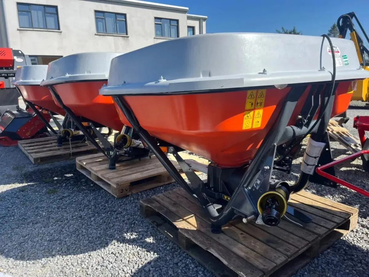 Fertiliser Spreaders - Image 3