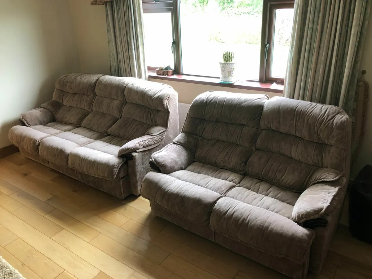 Couch 3+2+1 - Image 1