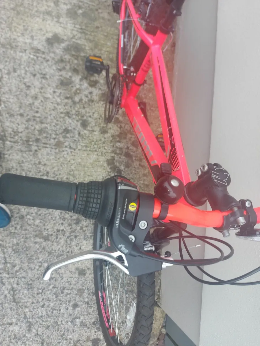 Childs bicycle - Image 2