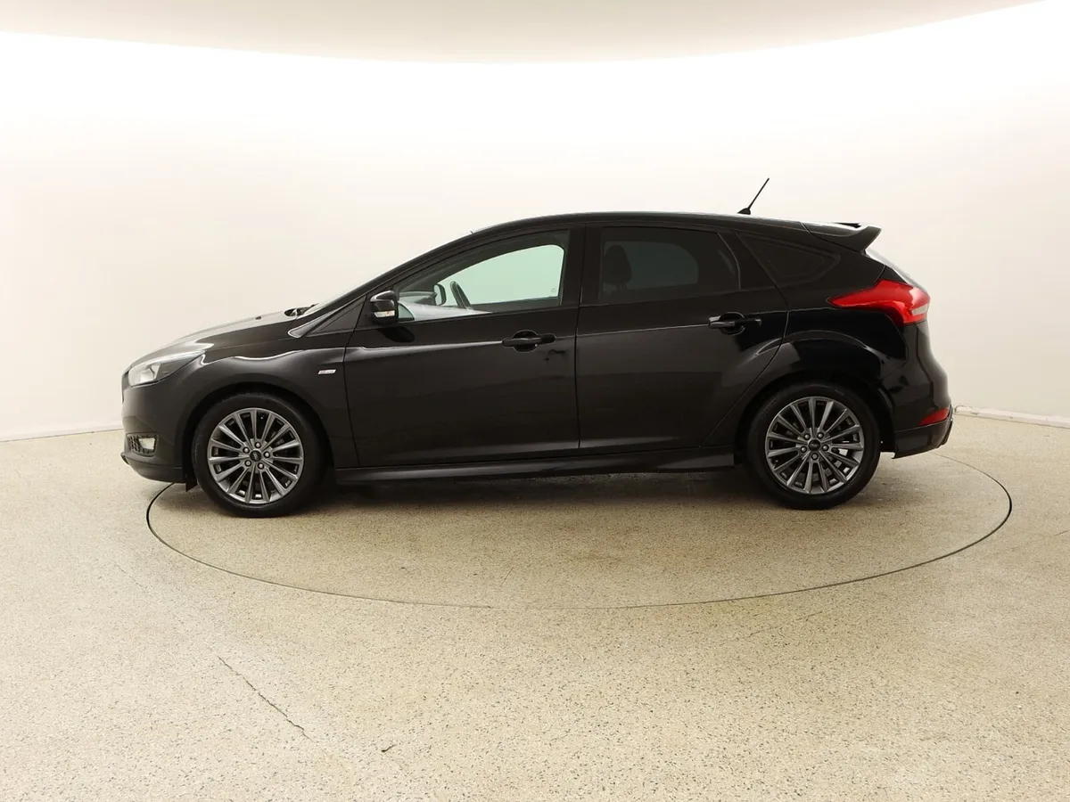2018 FORD FOCUS ST-LINE 1.5 TDCI 120 BHP - Image 4