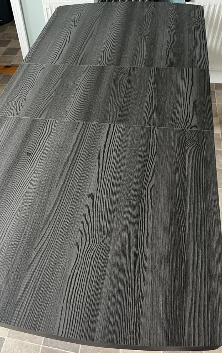 Kitchen table - Image 1