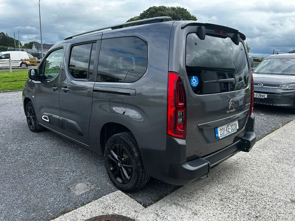 231 Citroen Berlingo Wheelchair Taxi Spec - Image 4