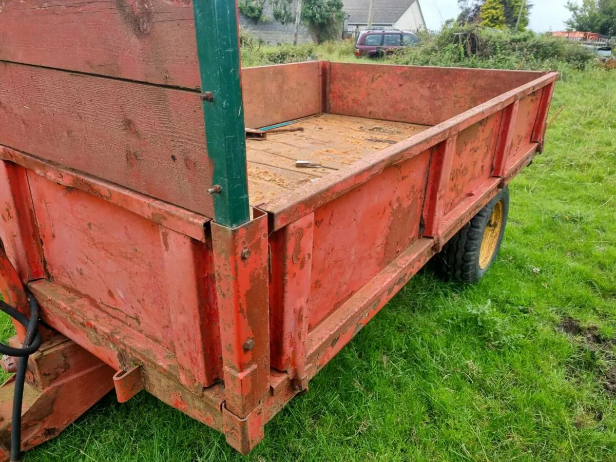 Tractor tipping trailers - Image 3
