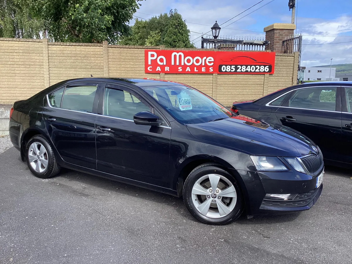 Skoda Octavia ** SAT NAV - Image 2