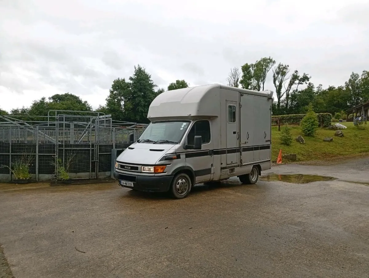 2 Horse Box - Image 3