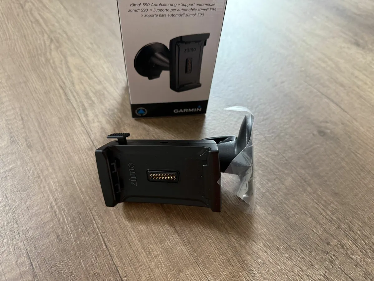 Garmin Zumo 590 Car Mount - Image 2