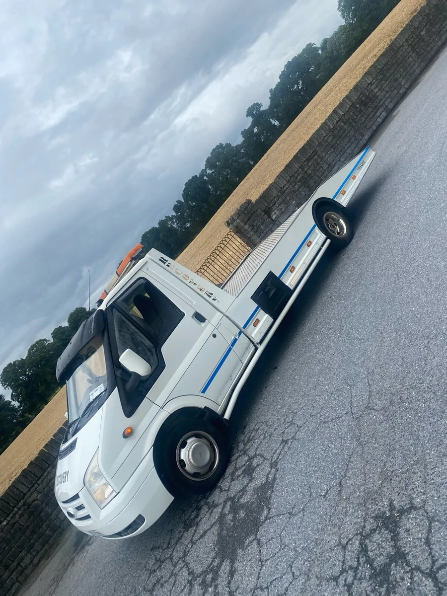 Transit recovery truck - Image 1