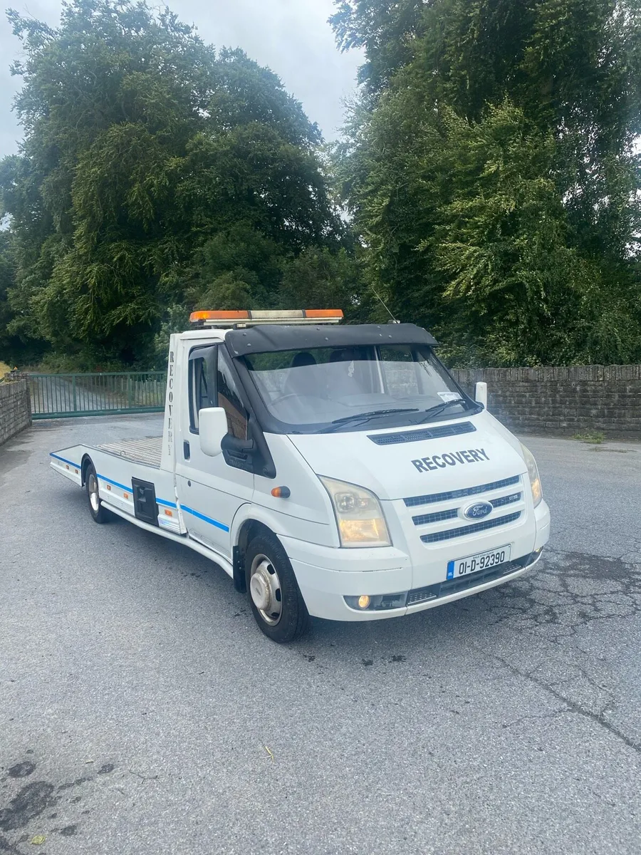 Transit recovery truck - Image 3