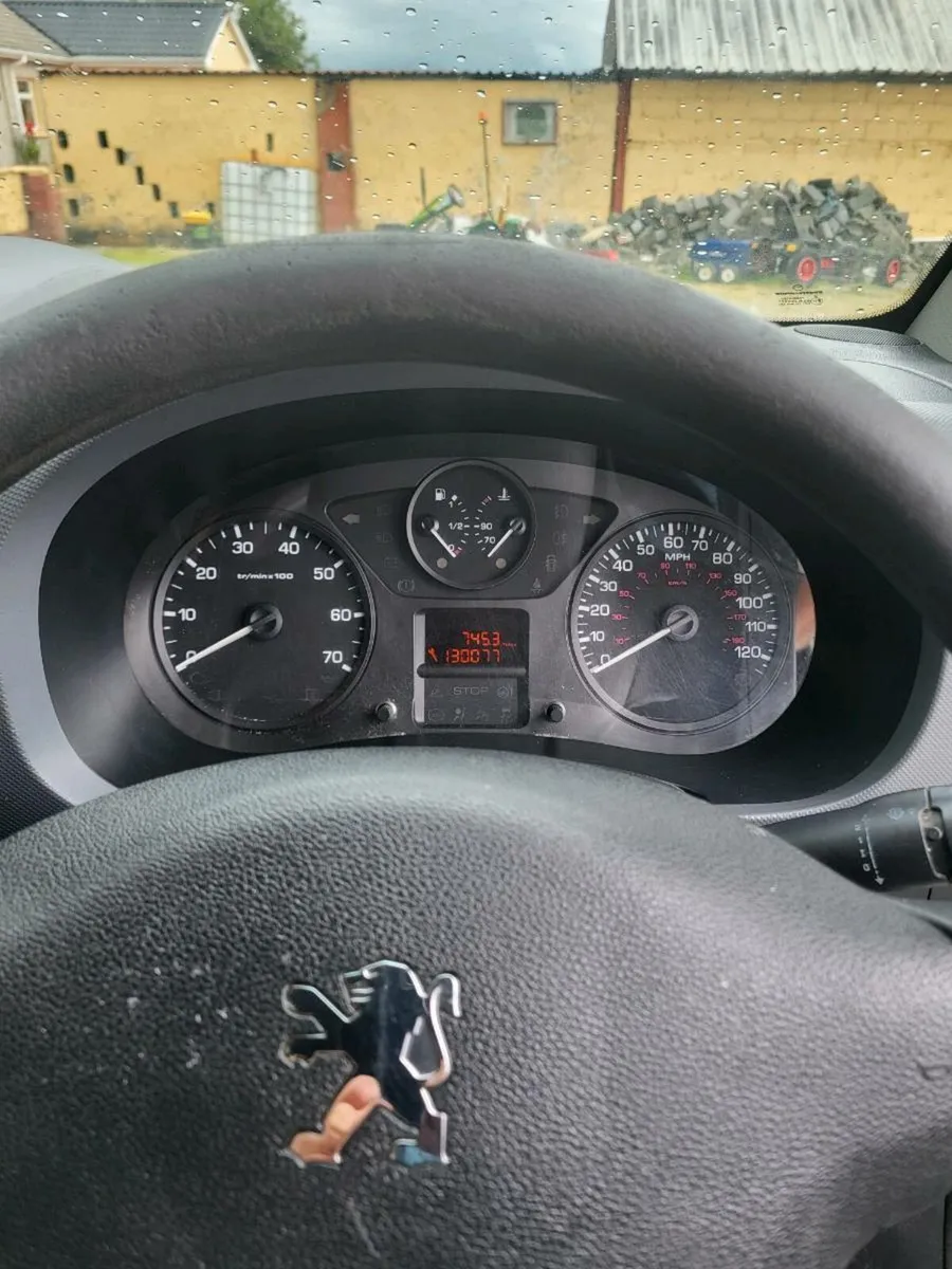 Peugeot Partner 2010 - Image 2