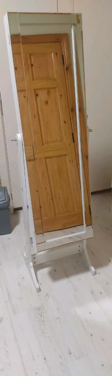 Mirror on a stand - Image 1
