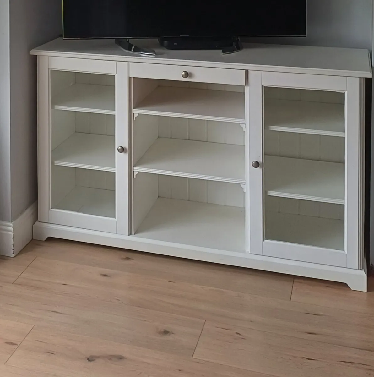 Sideboard/ TV stand - Image 2