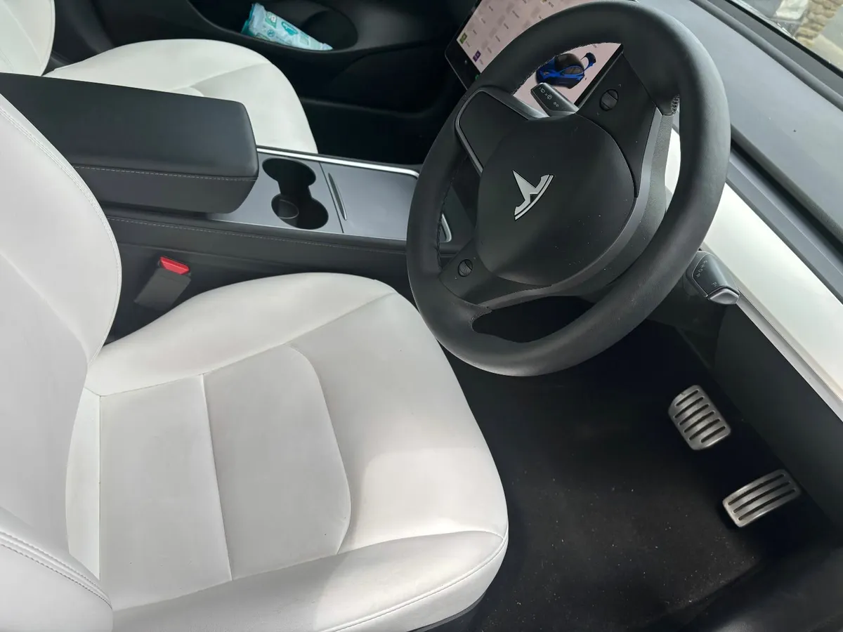 Tesla Model 3 2023 - Image 1