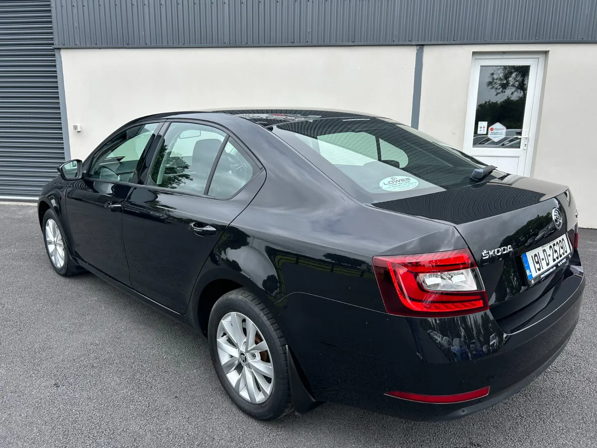 191 Skoda Octavia Ambition 1.0 TSI 115BHP - Low Km - Image 3