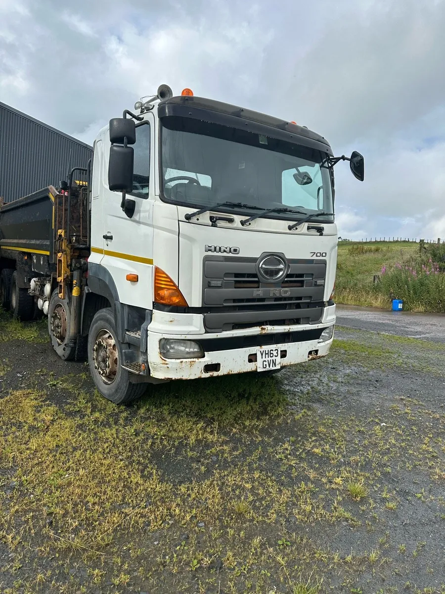 Hino 8 wheeler grab - Image 2