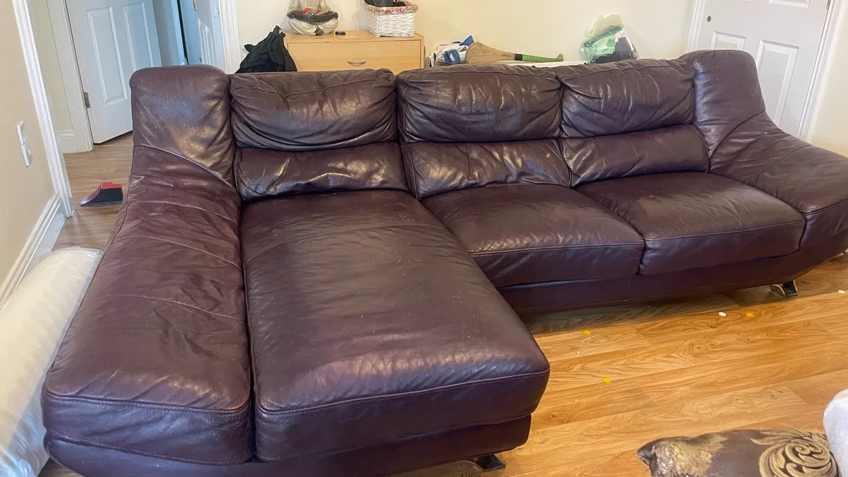 Leather couch - Image 1