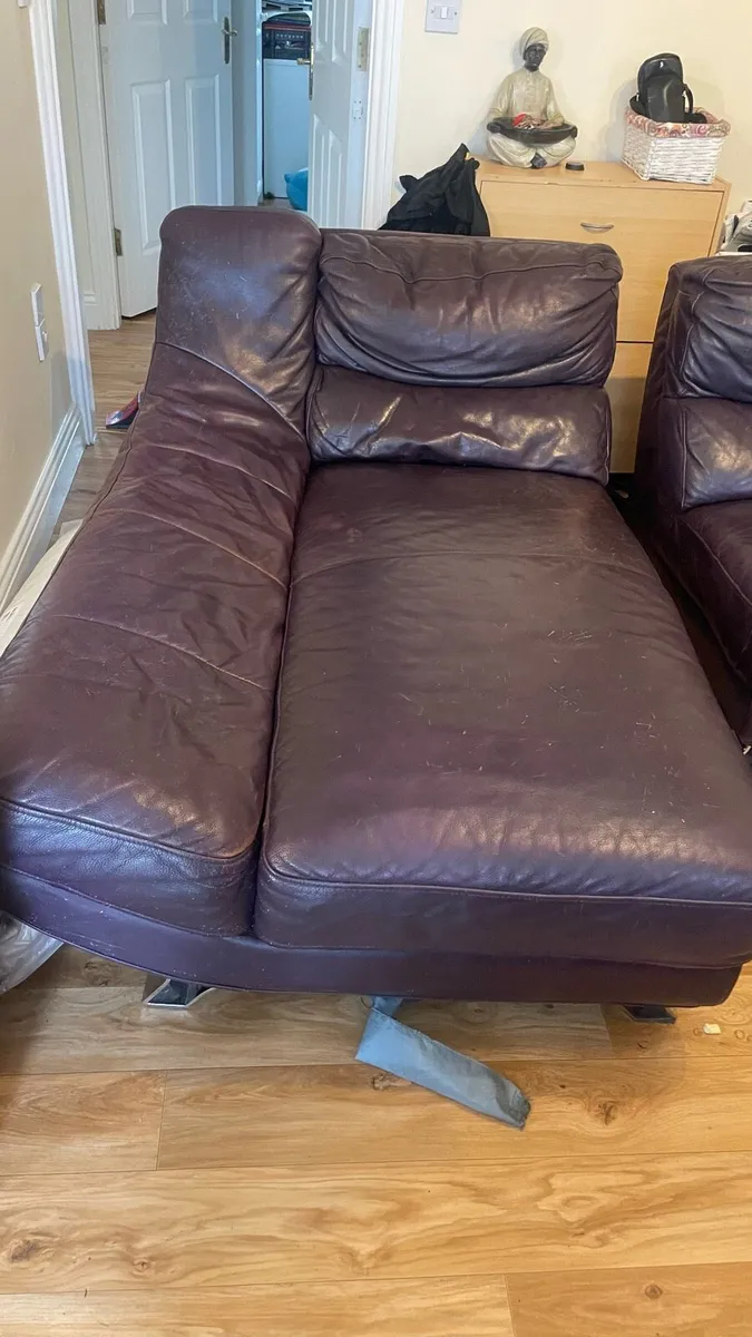 Leather couch - Image 2