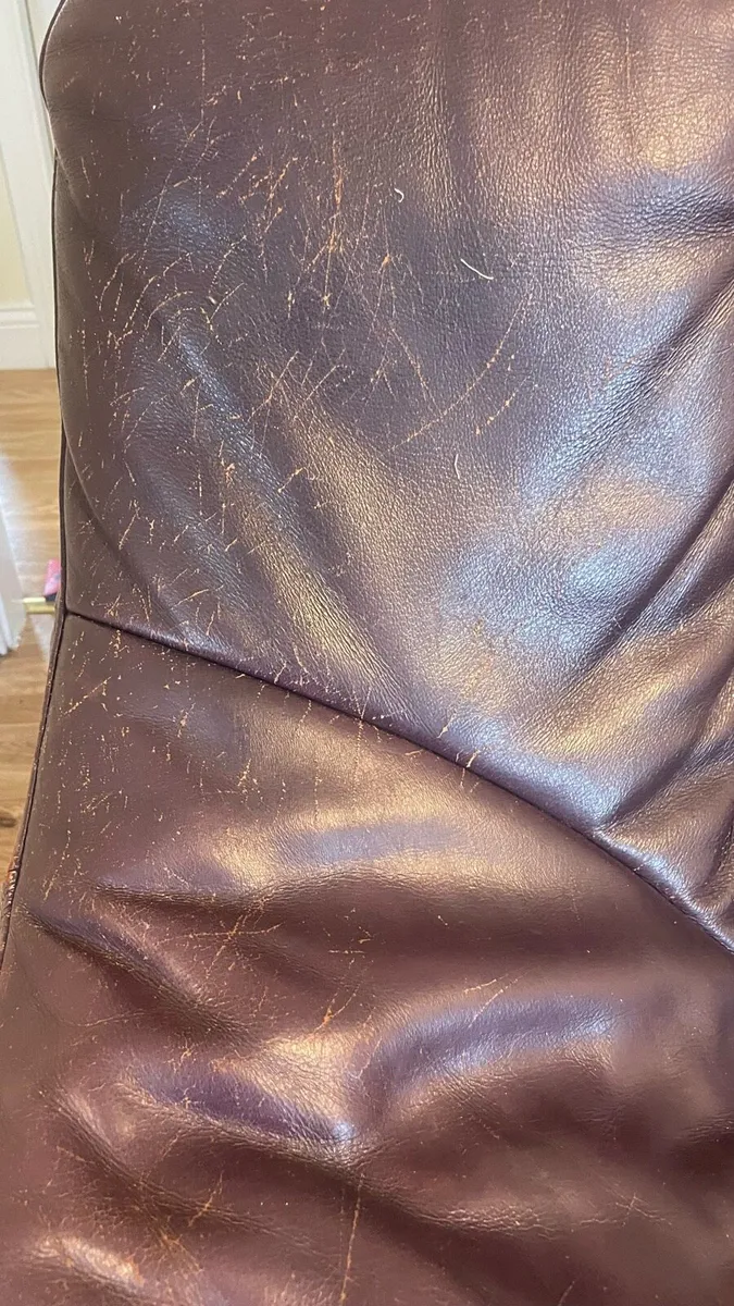 Leather couch - Image 4