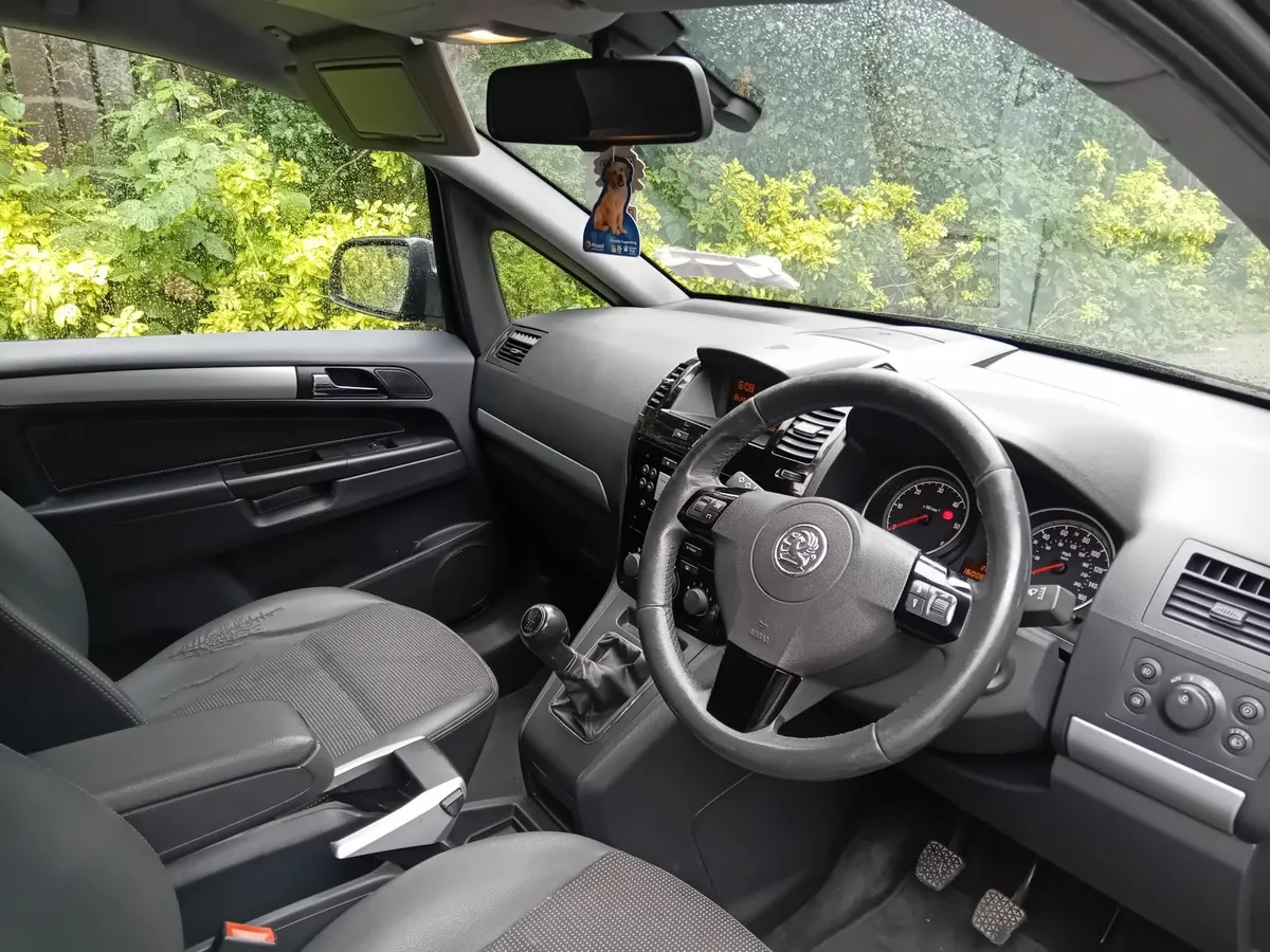 Vauxhall Zafira 2011 - Image 2