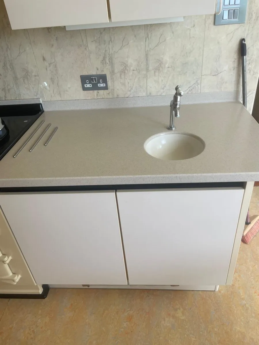 Kitchen - Image 4