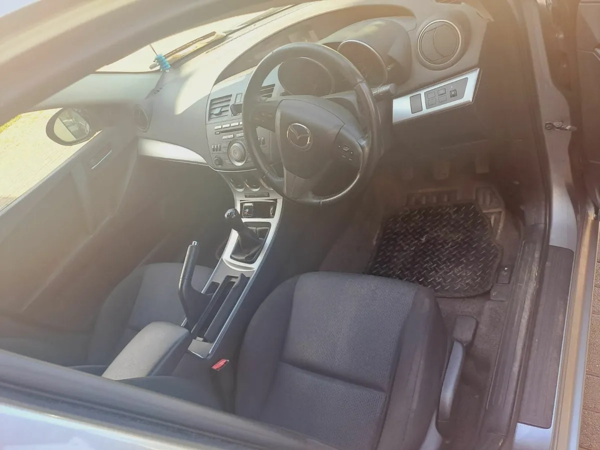 Mazda Mazda3 2010 - Image 2