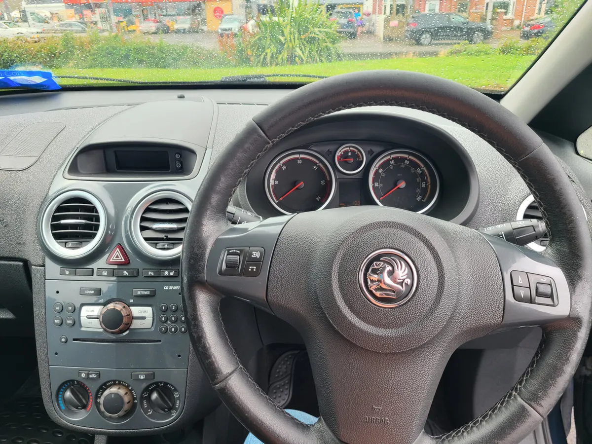 Vauxhall Corsa 2011 - Image 4
