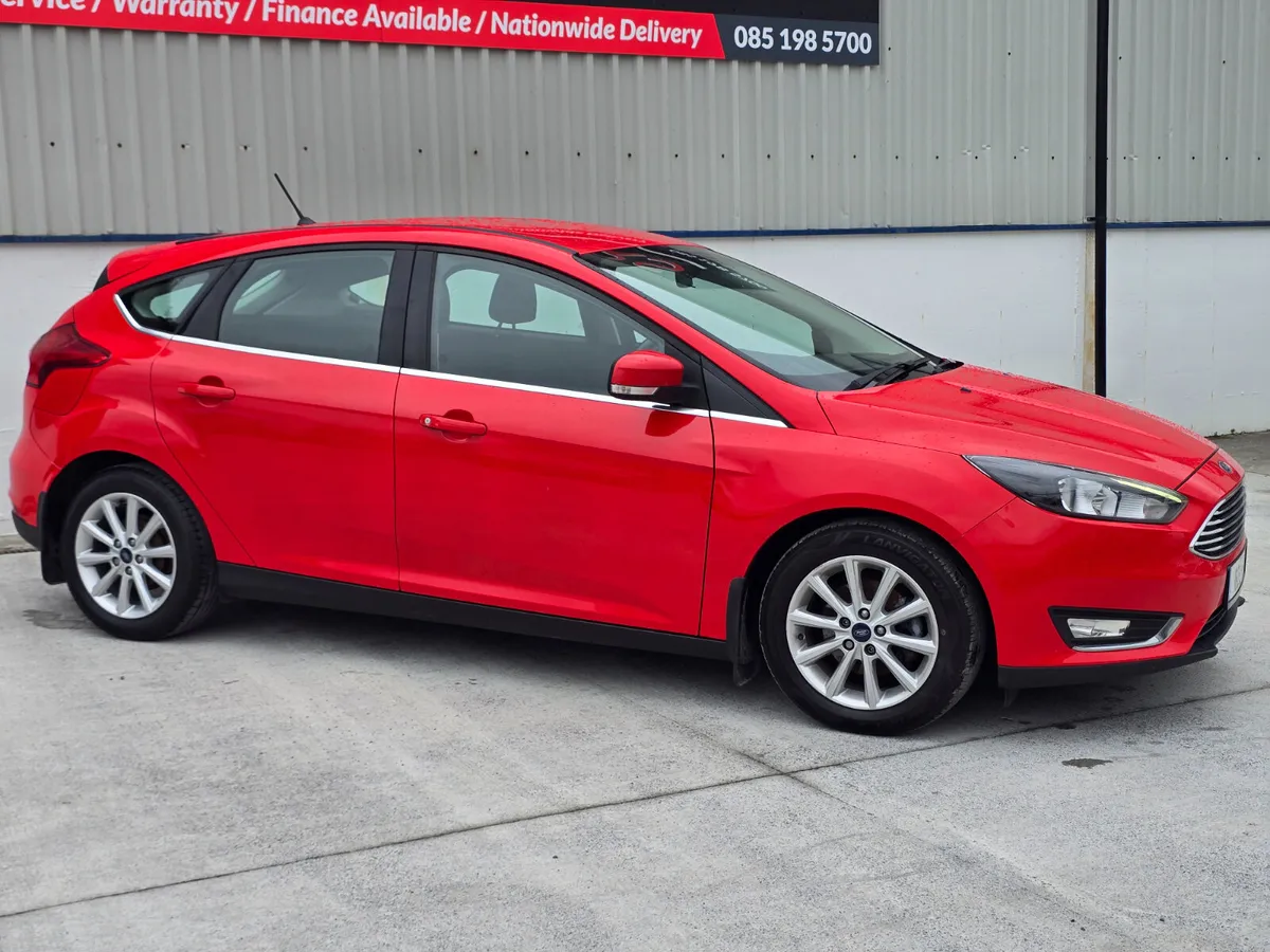 FORD FOCUS 1.5 TDCI TITANIUM HIGH SPEC 1 OWNER - Image 3