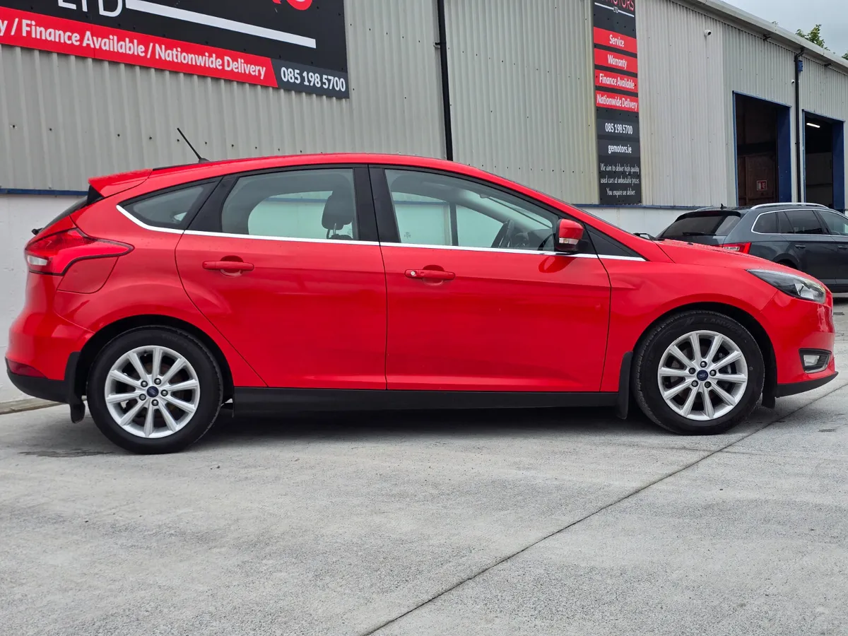 FORD FOCUS 1.5 TDCI TITANIUM HIGH SPEC 1 OWNER - Image 4