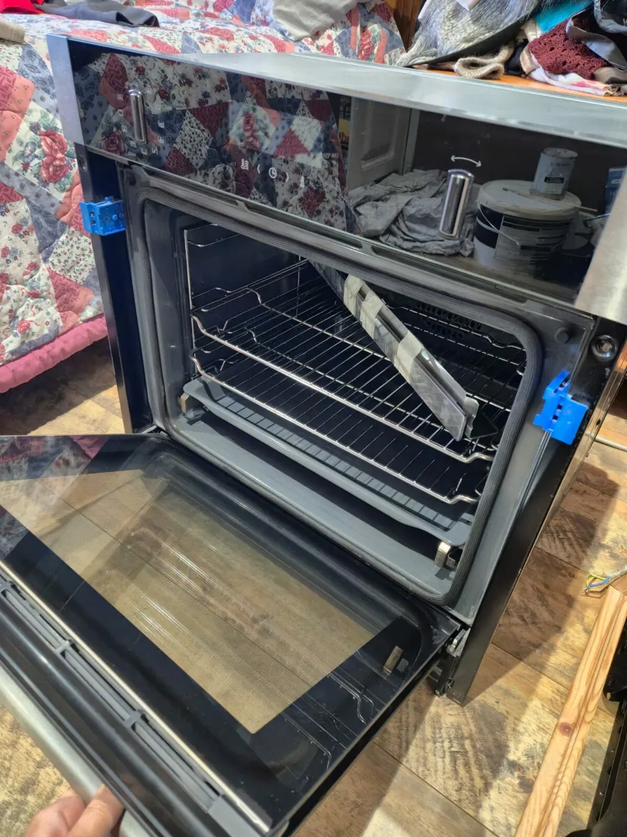 Oven - Image 1