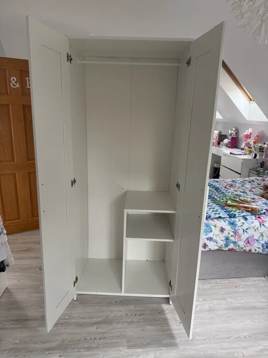 wardrobe - Image 2