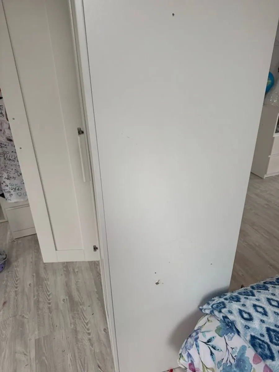 wardrobe - Image 3