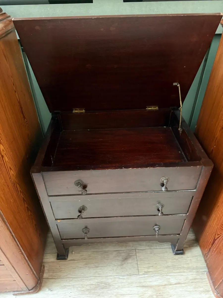Locker - Image 2