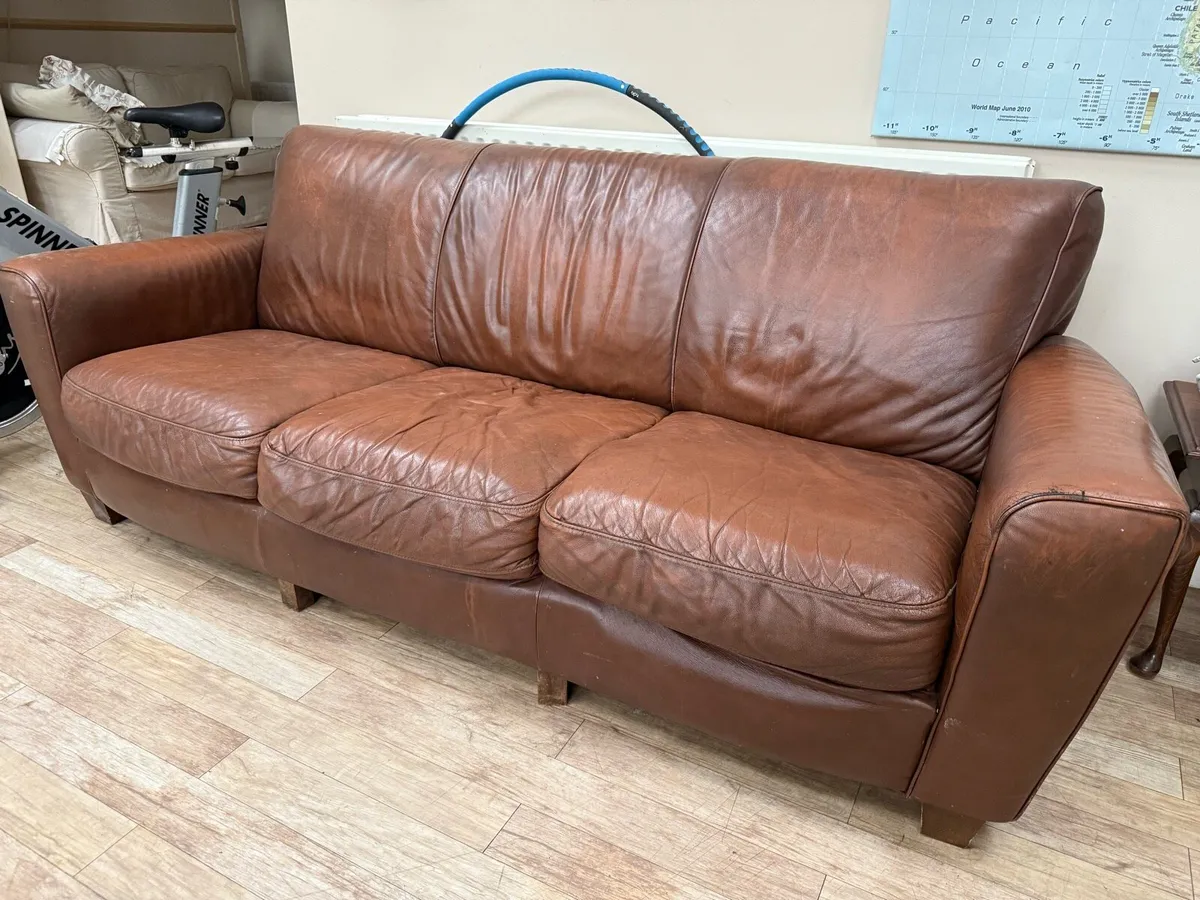 Couch - Image 3